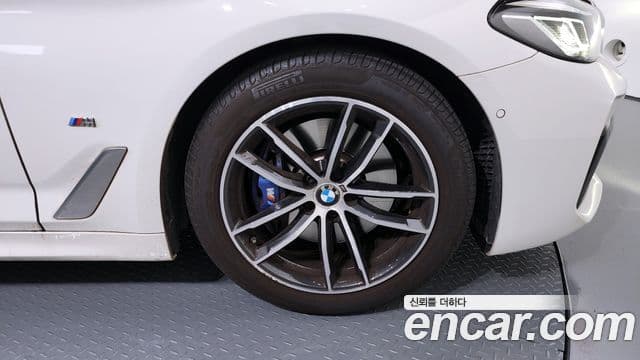 BMW 5시리즈 (G30) 520i M Sport, 2022 все фото