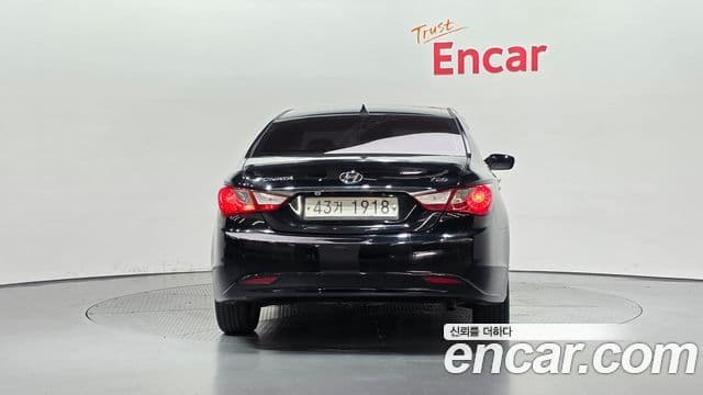 Hyundai YF Sonata LPI Premier(для людей с инвалидностью), 2011 4