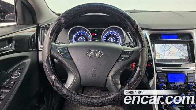 Hyundai YF Sonata LPI Premier(для людей с инвалидностью), 2011 14