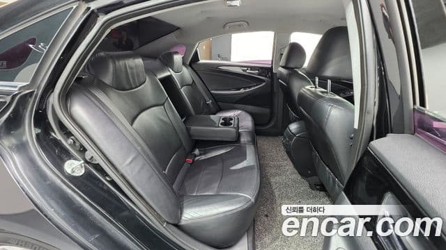 Hyundai YF Sonata LPI Premier(для людей с инвалидностью), 2011 19