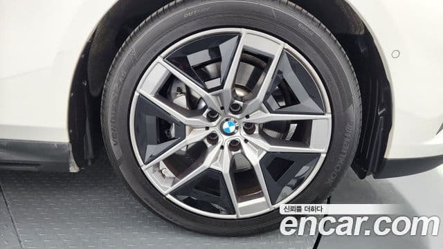 BMW 5시리즈 (G60), 2024 все фото