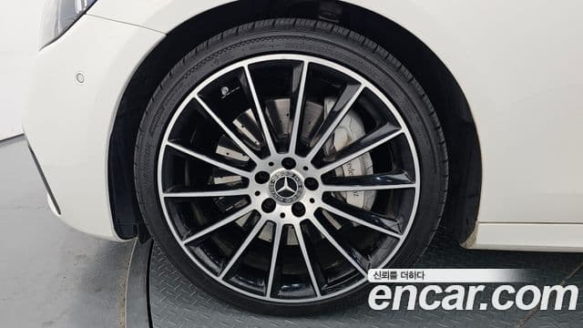 Mercedes-Benz E-класс W213 AMG Line, 2023 все фото