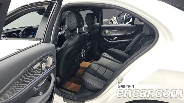 Mercedes-Benz E-класс W213 AMG Line, 2023 11