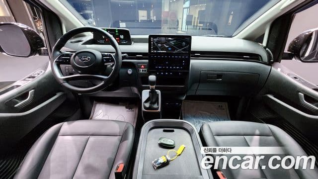 Hyundai Staria Modern, 2023 7