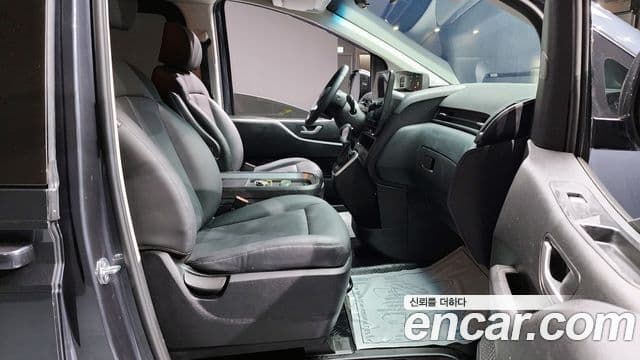 Hyundai Staria Modern, 2023 10