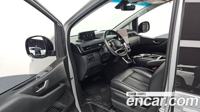 Hyundai Staria Modern, 2023 10