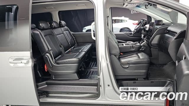 Hyundai Staria Modern, 2023 16