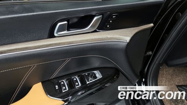 Kia K5 3세대 Signature, 2021 11