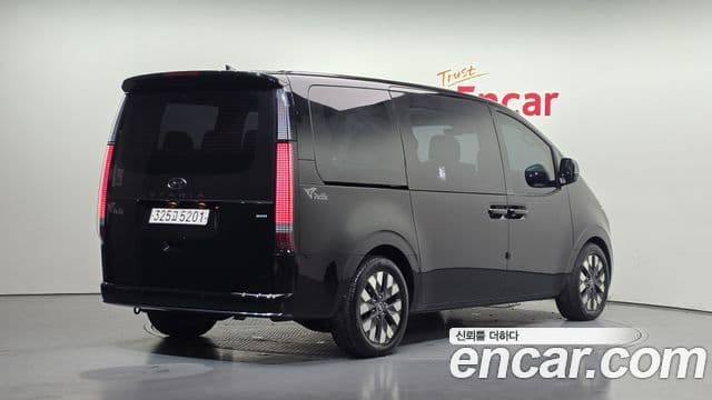 Hyundai Staria Inspiration, 2023 2