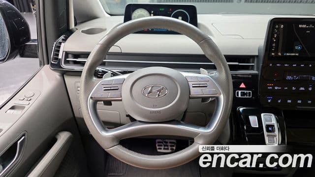 Hyundai Staria Inspiration, 2023 13