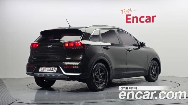Kia Niro Luxury, 2017 2