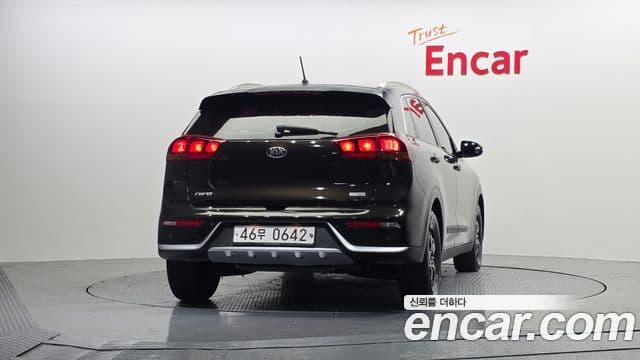 Kia Niro Luxury, 2017 4