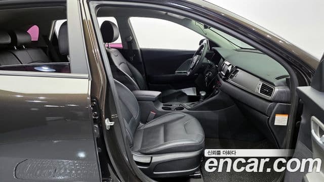 Kia Niro Luxury, 2017 10