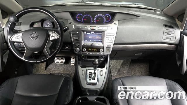 KG모빌리티(SsangYong) Korando 투리스모 4WD RX 11인승, 2018 7