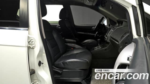 KG모빌리티(SsangYong) Korando 투리스모 4WD RX 11인승, 2018 10