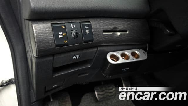 KG모빌리티(SsangYong) Korando 투리스모 4WD RX 11인승, 2018 17