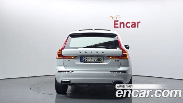 Volvo XC60 2세대 B5 Inscription, 2021 4