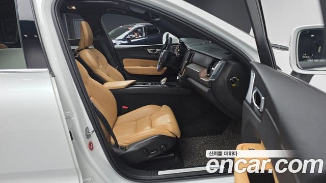 Volvo XC60 2세대 B5 Inscription, 2021 10