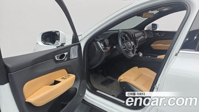Volvo XC60 2세대 B5 Inscription, 2021 11