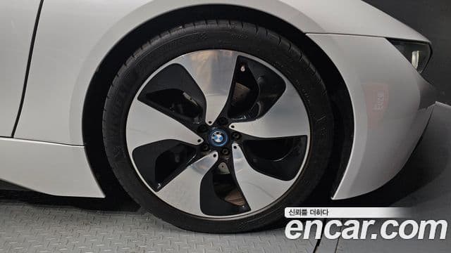 BMW i8 Roadster, 2019 все фото