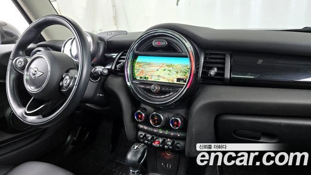 Mini Cooper 3세대, 2016 14