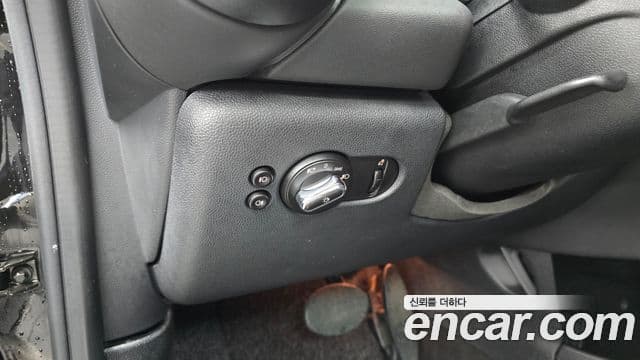 Mini Cooper 3세대, 2016 19