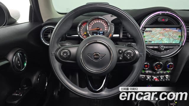 Mini Cooper 3세대, 2020 13