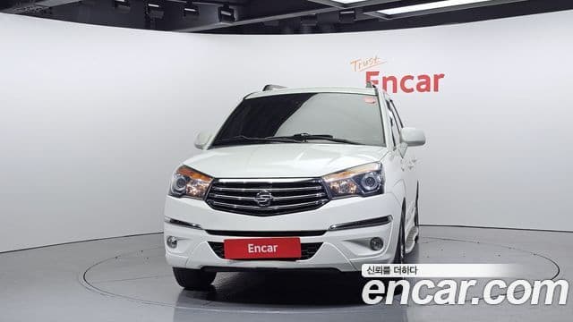 KG모빌리티(SsangYong) Korando 투리스모 4WD GT 9인승, 2015 3