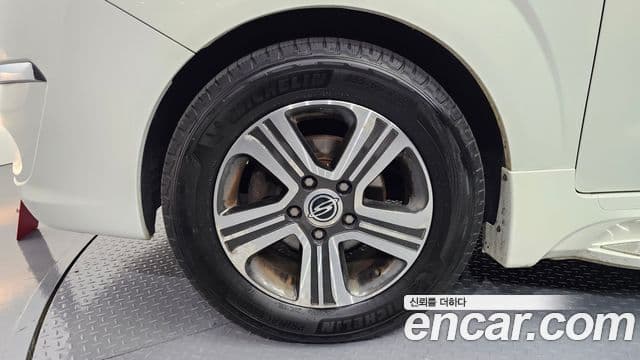 KG모빌리티(SsangYong) Korando 투리스모 4WD GT 9인승, 2015 все фото