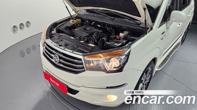 KG모빌리티(SsangYong) Korando 투리스모 4WD GT 9인승, 2015 6