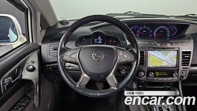 KG모빌리티(SsangYong) Korando 투리스모 4WD GT 9인승, 2015 14