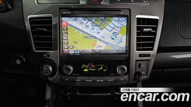 KG모빌리티(SsangYong) Korando 투리스모 4WD GT 9인승, 2015 17