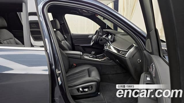 BMW X7 (G07) xDrive 40d M Sport 6인승, 2022 11