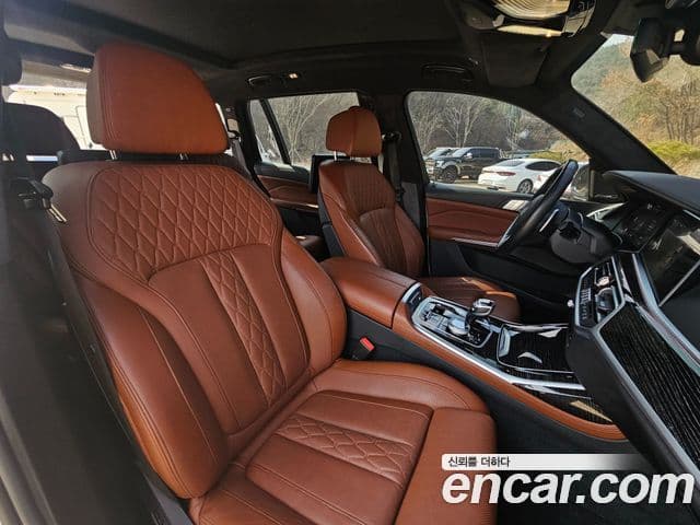 BMW X7 (G07) xDrive 40i M Sport 6인승, 2022 10
