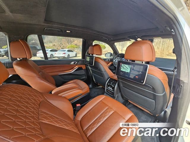 BMW X7 (G07) xDrive 40i M Sport 6인승, 2022 11
