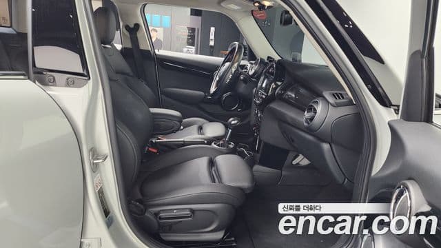 Mini Cooper S 3세대, 2019 11