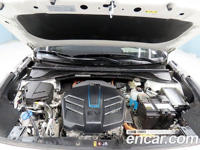 Kia Niro Plus Light (таксомоторный тип), 2023 6