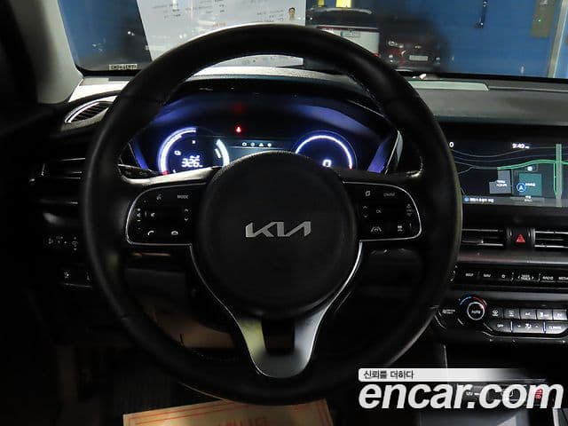 Kia Niro Plus Light (таксомоторный тип), 2023 7