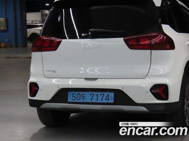 Kia Niro Plus Light (таксомоторный тип), 2023 18