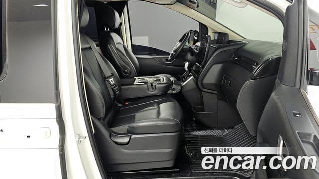 Hyundai Staria компания по спецнадстройкам, 2022 11