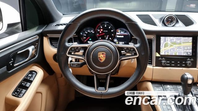 Porsche Macan 95B, 2018 13
