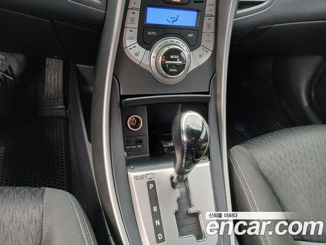 Hyundai Avante MD M16 GDI Smart, 2013 9