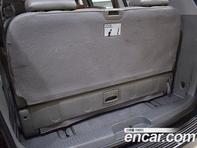 Kia Carnival R Premium, 2012 4