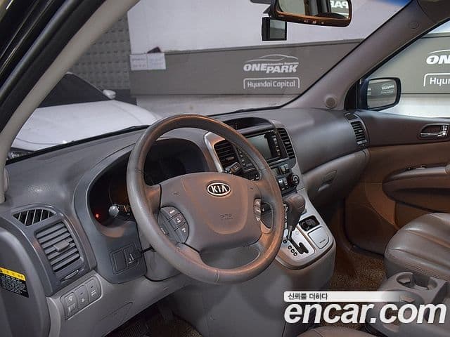 Kia Carnival R Premium, 2012 7