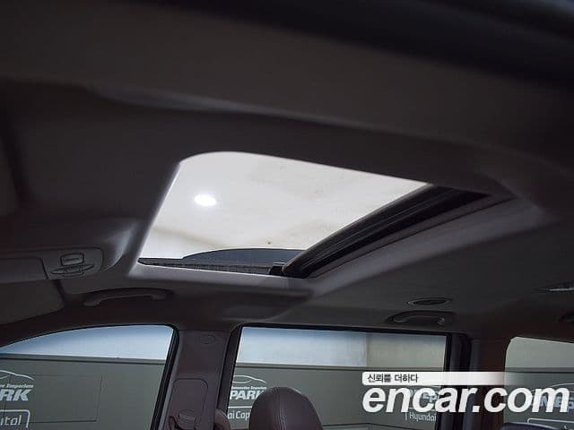 Kia Carnival R Premium, 2012 16