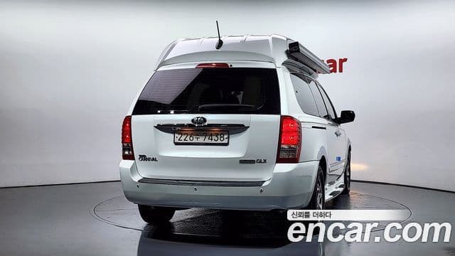 Kia Carnival R Premium, 2014 4