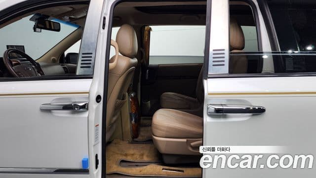 Kia Carnival R Premium, 2014 11