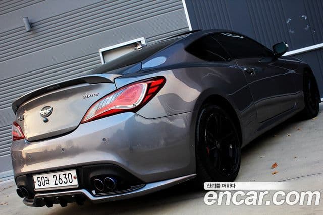 Hyundai Genesis купе 200 турбо P, 2010 4