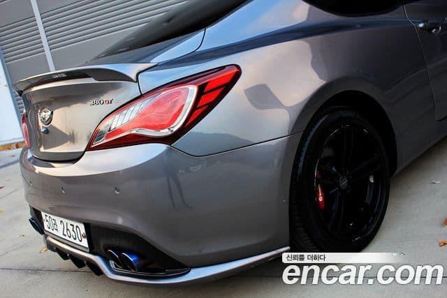 Hyundai Genesis купе 200 турбо P, 2010 16