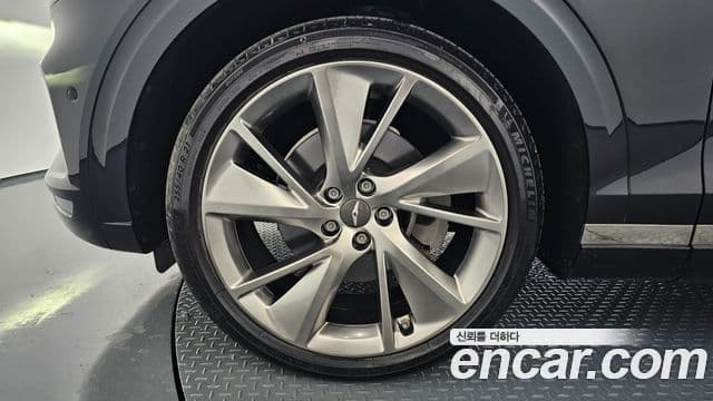 Genesis GV70, 2021 7